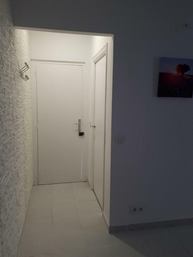 Large Double Room Sofa Bed Private Bathroom
