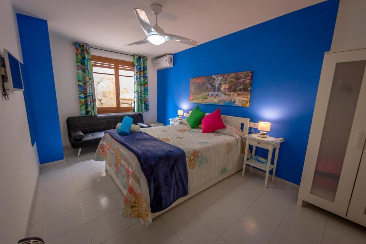 Large Double Room Sofa Bed Private Bathroom