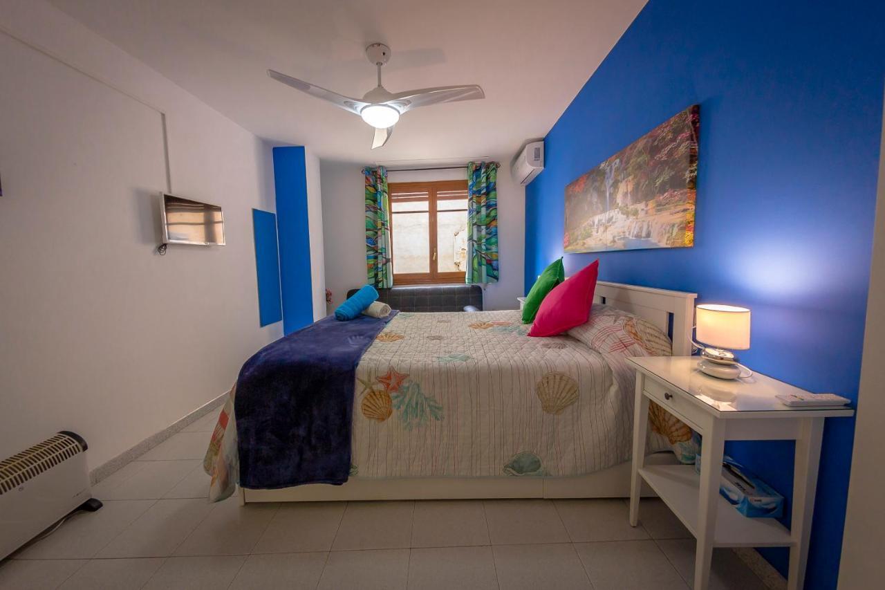 Large Double Room Sofa Bed Private Bathroom